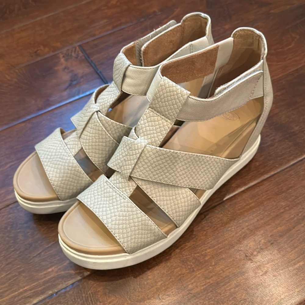 Dr. Scholl’s Wedge Sandals- Size 9
